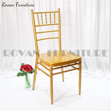 Kerusi Gold Chiavari dengan Kusyen Putih Gading